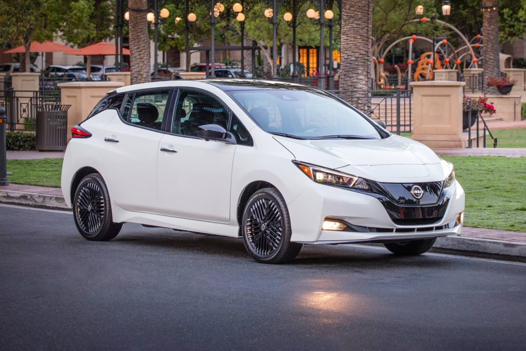 Nissan Leaf BEV: Electric car in USA